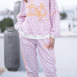 Roundneck Life is Beautiful Leo rose