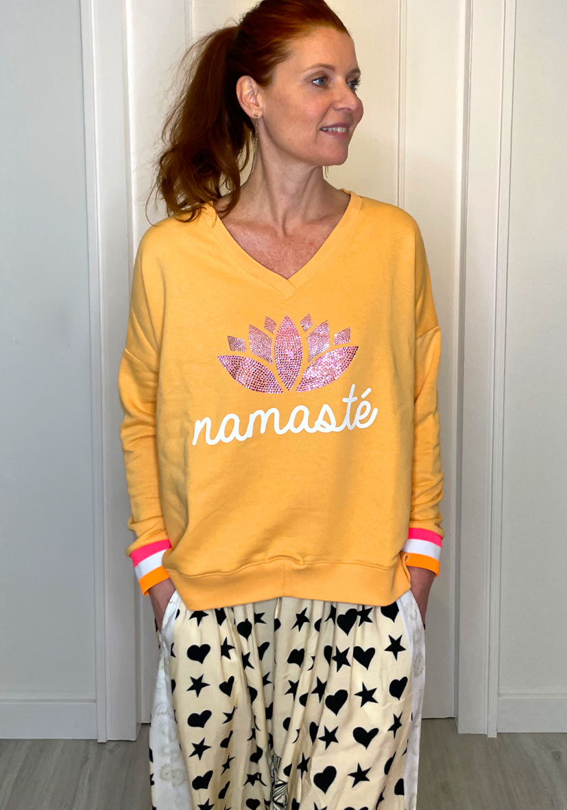 Sweater-namaste-1